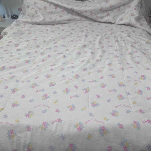 1997 Vintage Barbie Sweet Dreams Reversible Comforter (Double/Full Size) - Picture 3 of 7
